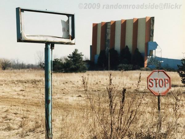 Vista Drive-In Theatre - Vista (newer photo)
